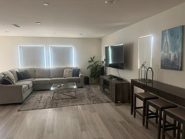 3 bed, 2.5 bath, 1794 sqft, $3,450 — Photo 1