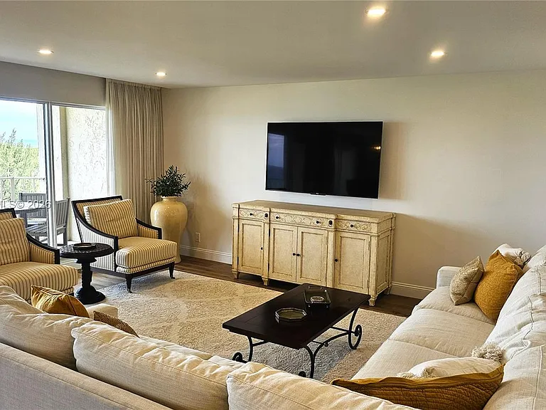 4001 N Ocean Blvd #702 — Photo 5