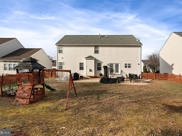 523 Windermere Dr — Photo 34