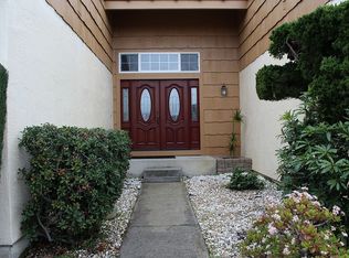 187 Goldenrod Dr, Hercules, CA 94547