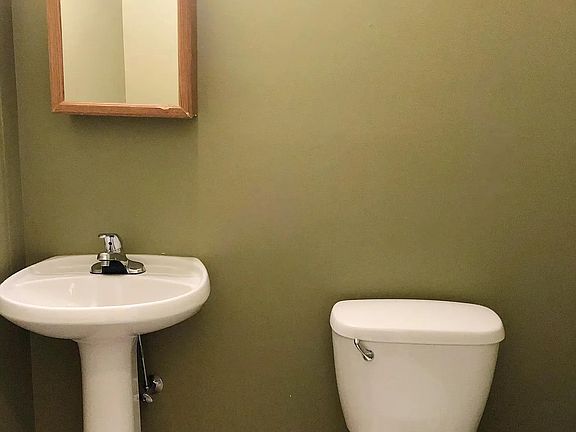 4th image of 223 Clifton Ave #1