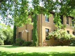 8 Cedar Lawn Dr N, Galveston, TX 77551
