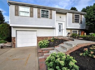 1213 Radstock Dr, South Park, PA 15129