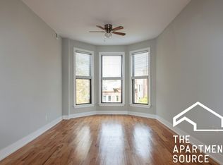 637 W Oakdale Ave #1, Chicago, IL 60657
