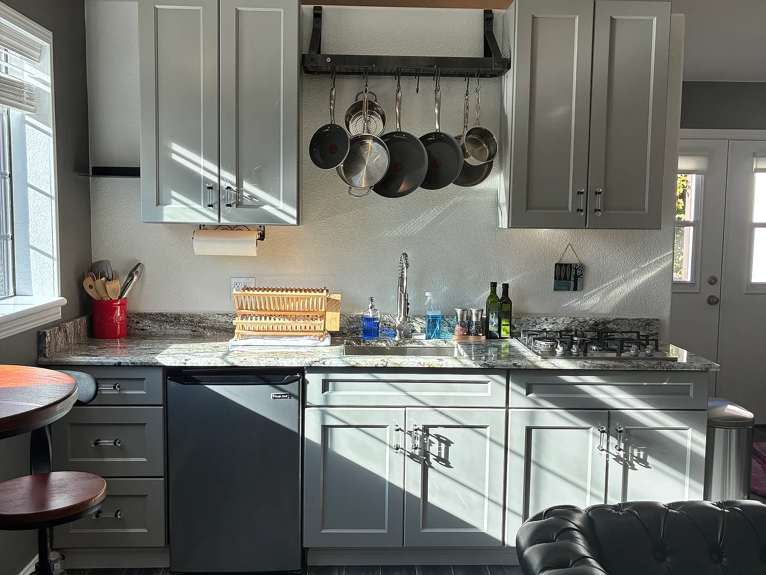 1 bed, 550 sqft, $1,700 — Photo 2