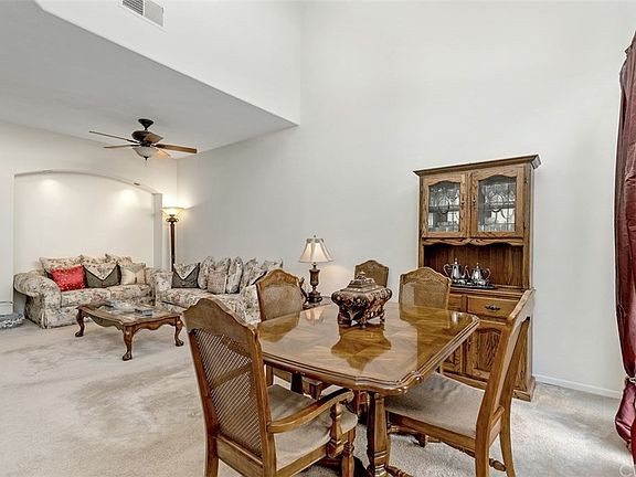5th image of 19 Orchestra Ln