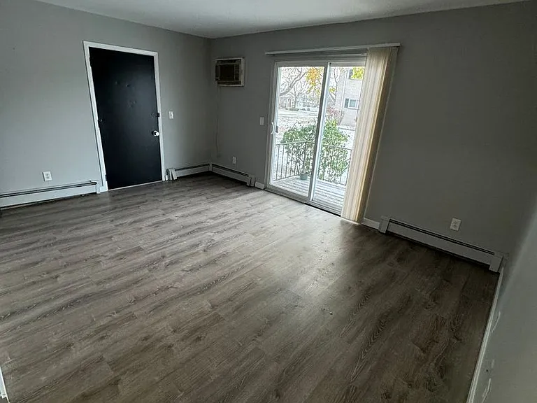 5630 Pardee — Photo 3