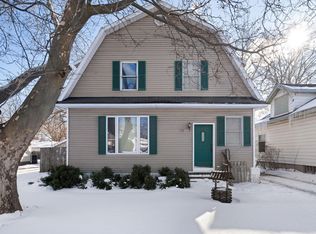 102 32nd St SE, Wyoming, MI 49548