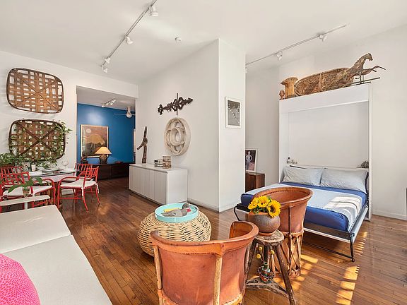 4th image of 99 Bank St APT 2S
