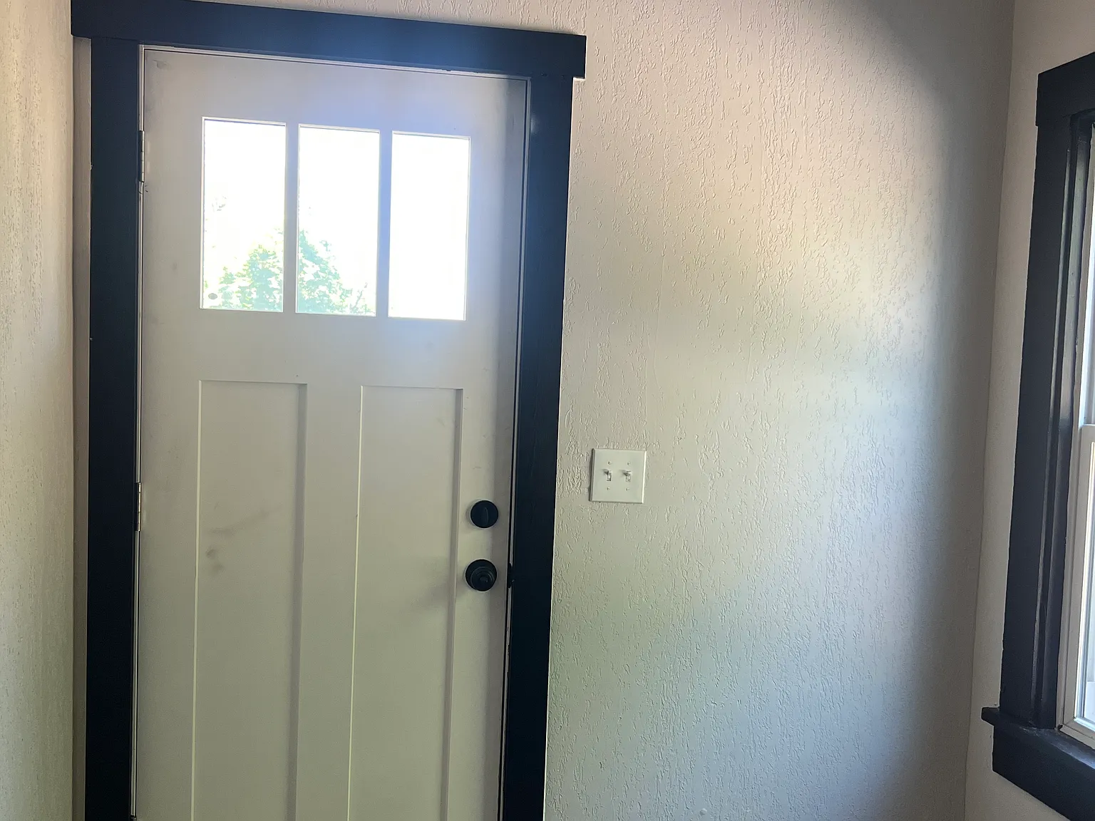 3 bed, 1.5 bath, 1370 sqft, $1,600 — Photo 4