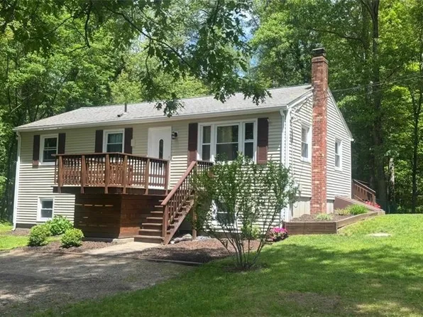 210 Keach Pond Dr, Glocester, RI 02814
