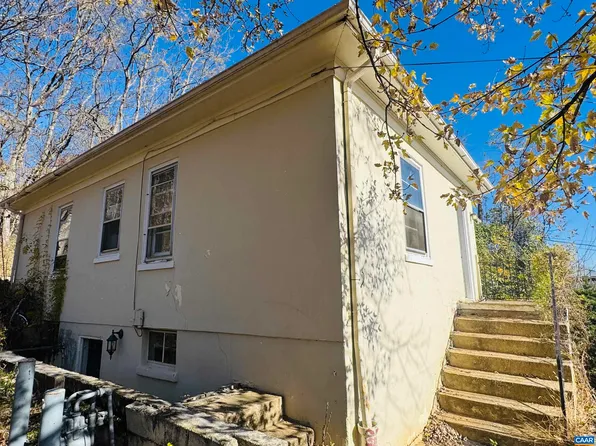 1323 Jackson St, Staunton, VA 24401