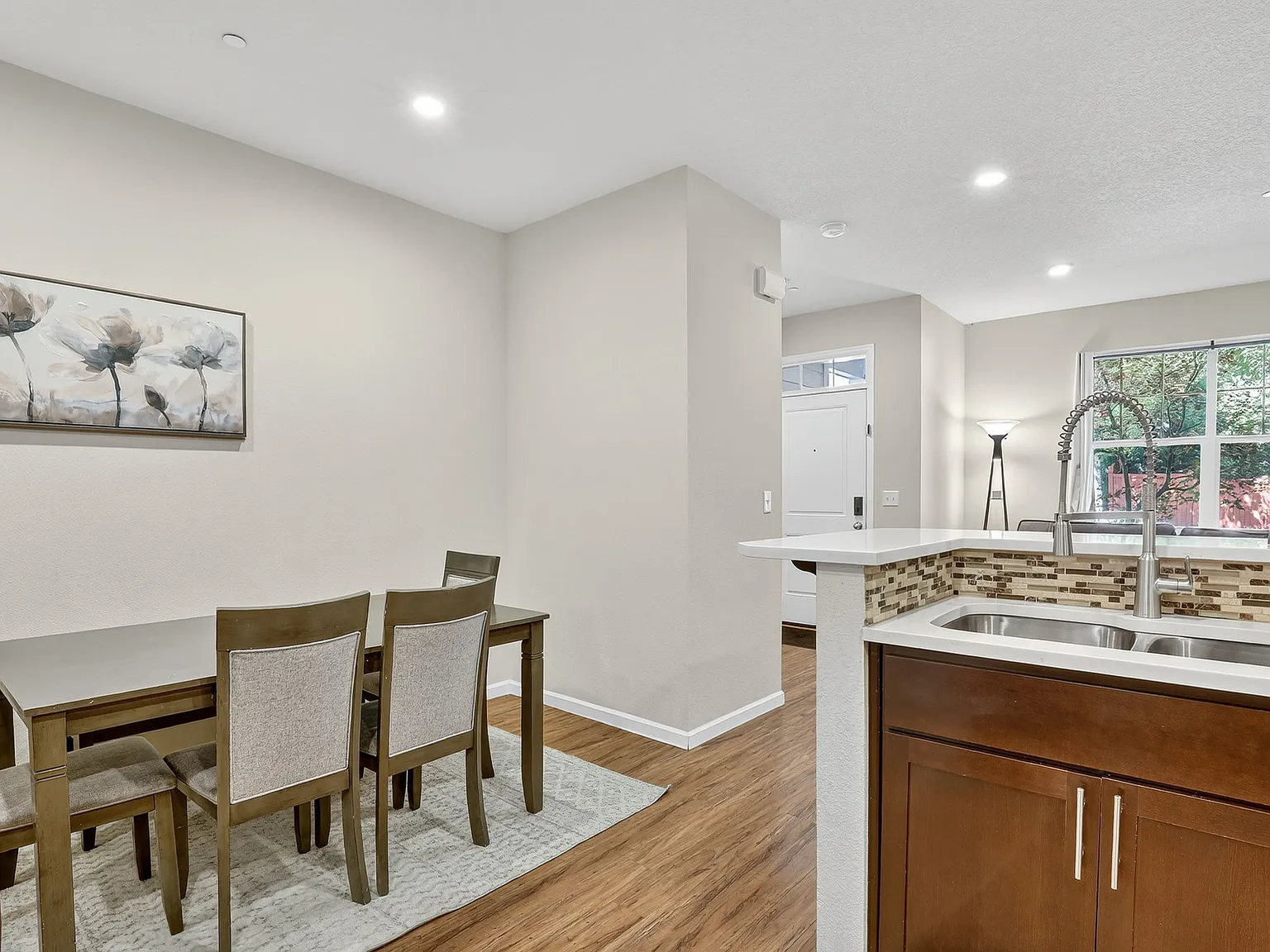 2 bed, 2.5 bath, 1473 sqft, $4,700 — Photo 3