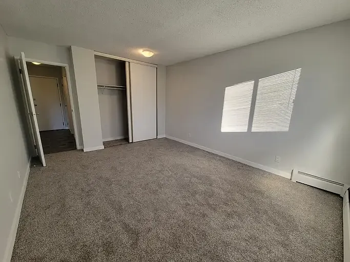 5820 58a St #203 — Photo 4