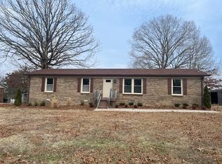 843 Cherokee Dr, New Johnsonville, TN 37134