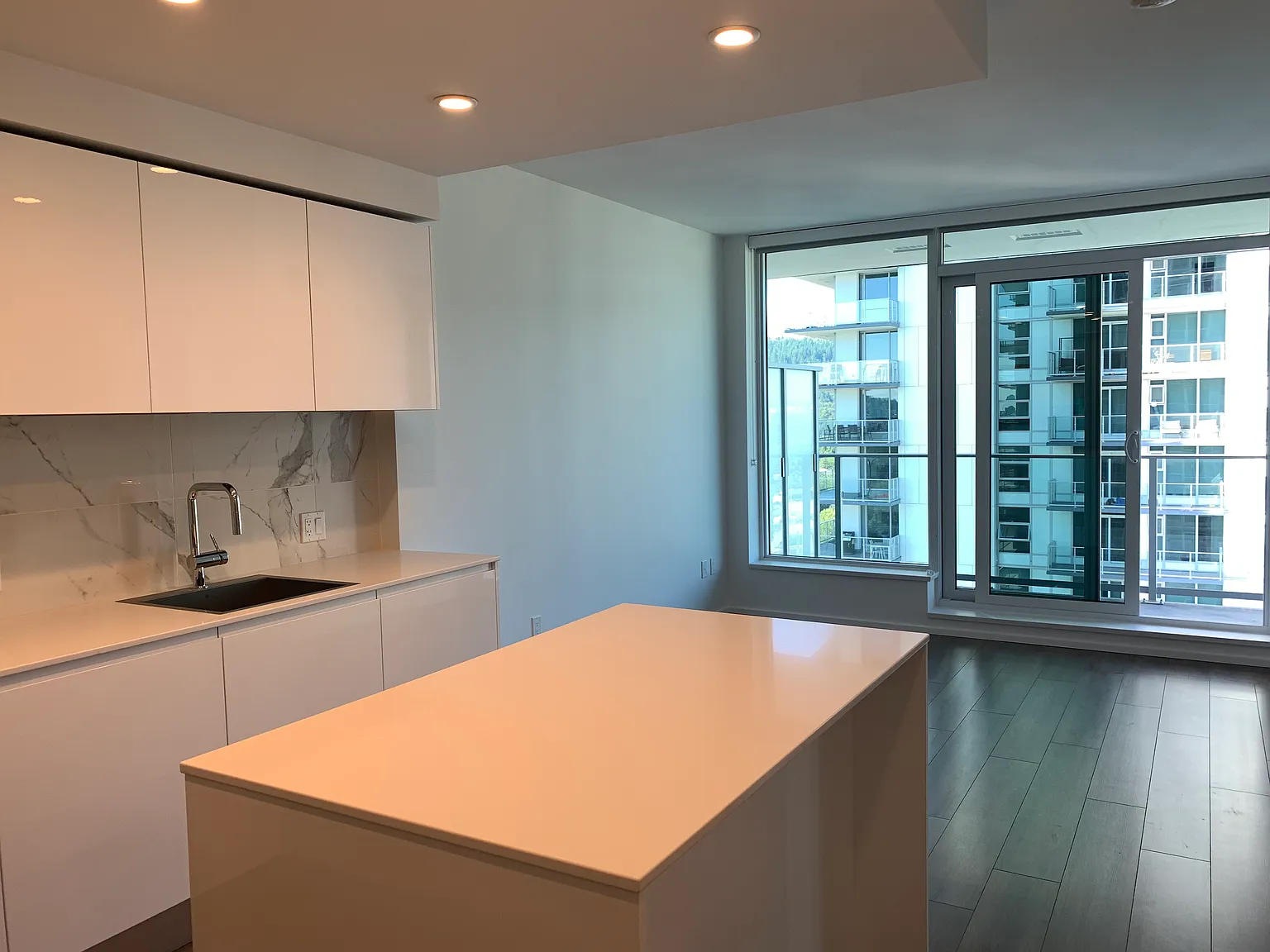 3888 Evergreen Place Burnaby — Photo 2