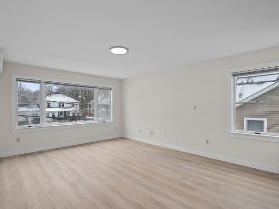 5th image of 174 E Lake Blvd #R2