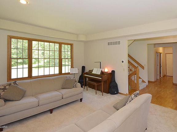 4th image of 26656 Rosemary Ln