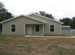 303 Taylor St, Smithville, TX 78957