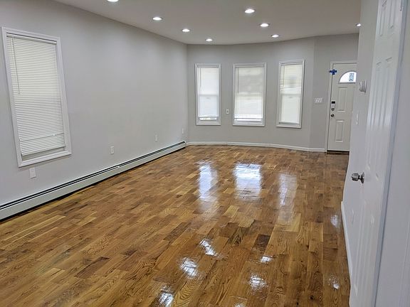 3rd image of 10221 87th Ave
