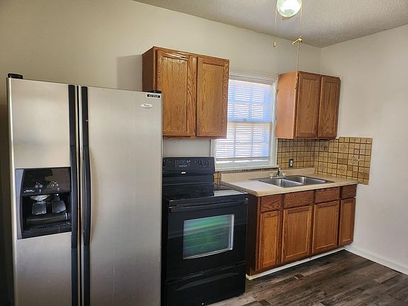 3rd image of 6126 S 32nd St