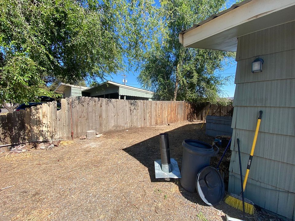 1st image of 1264 NW Markuson Dr