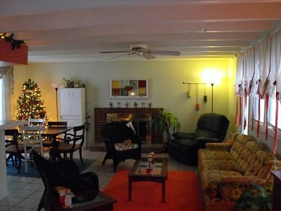 Living Room/Dining Room