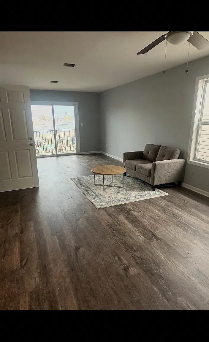 Furnished 3-Bedroom Home with Open Living in Elizabeth, NJ — Photo 1