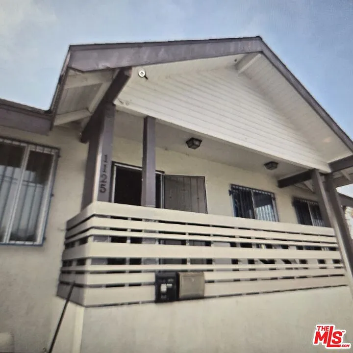 1125 Irolo St photo 1