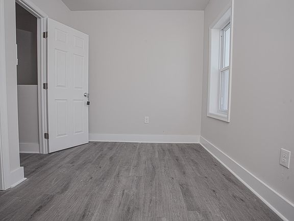 4th image of 304 E Ontario St #12
