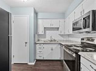Strasbourg Apartments, Lees Summit, MO 64063