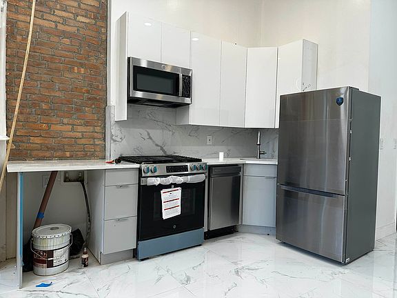 3rd image of 144 Macon St APT 1