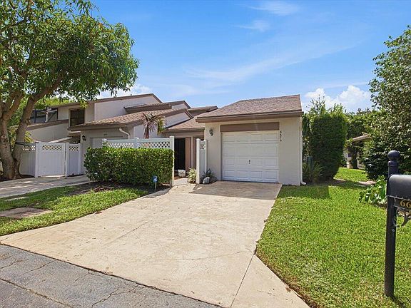 3rd image of 6676 Canary Palm Circle #19