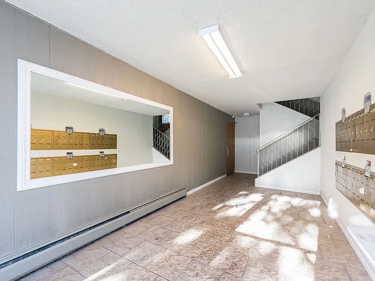 2320 Woodland Dr #7-301 — Photo 2