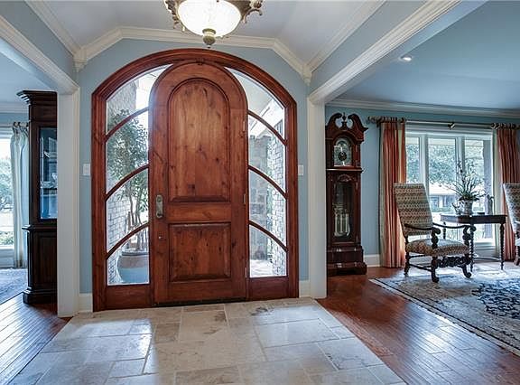 3rd image of 6623 Glenhurst Dr