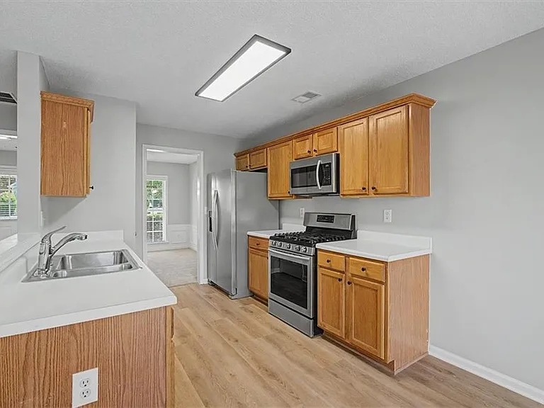 400 Stambridge Ct — Photo 13
