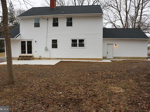 3rd image of 119 Westgate Dr