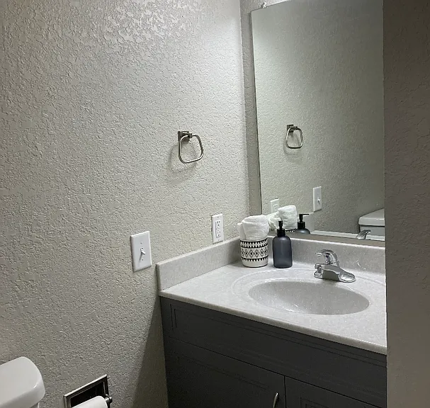 Capitol Apartments — Photo 8