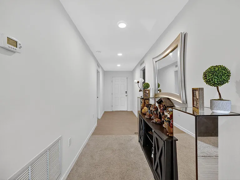 644 SW Hoffenberg Ave — Photo 4