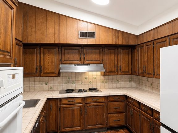 5th image of 5429 Pecan Grove Ln