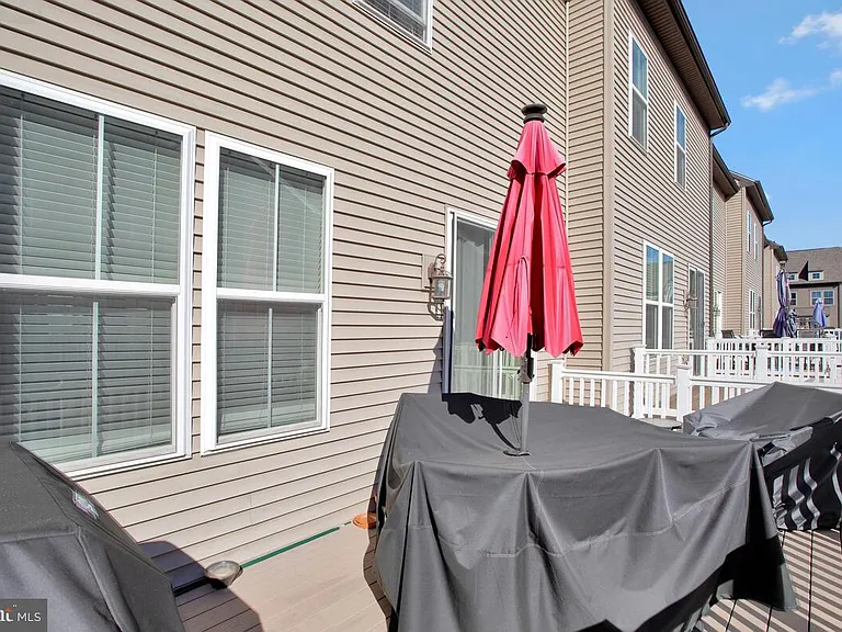 130 Capital Ct — Photo 33