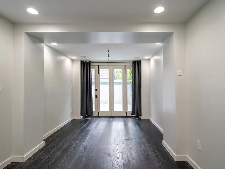 628 N 16th St #1 — Photo 14