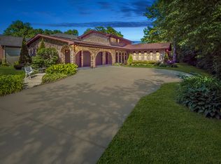 2690 Benton St, Palatine, IL 60067