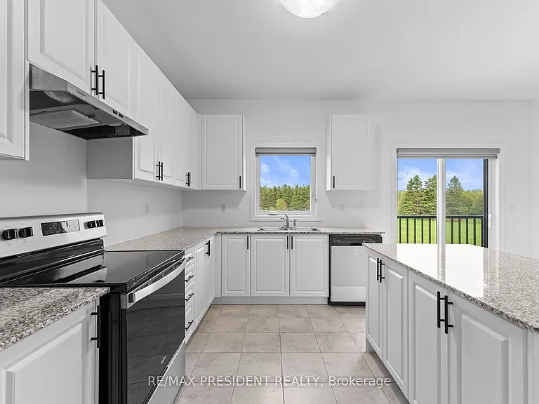 335 Russell St — Photo 10