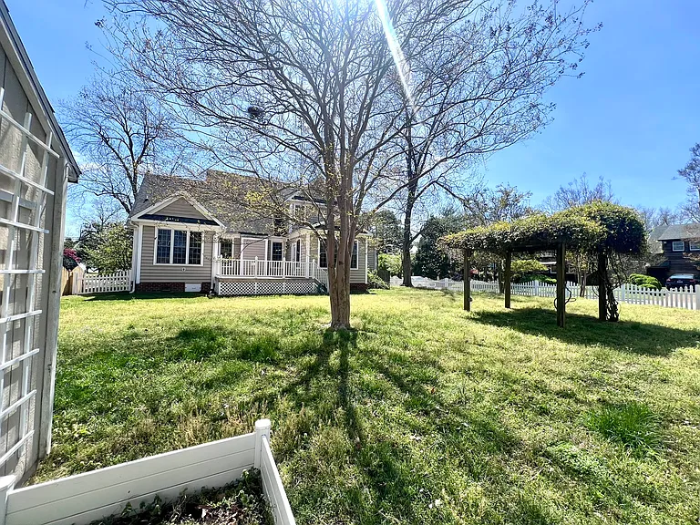 1501 Chesapeake Ave — Photo 23