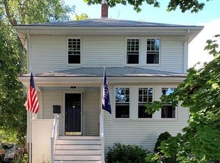 35 Trafalgar Ct, Weymouth, MA 02190