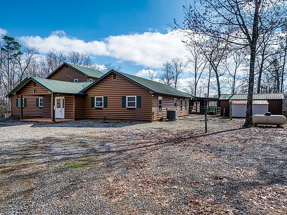 3rd image of 663 Spruce Creek Dr