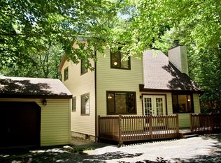 1495 Belgravia Dr, Tobyhanna, PA 18466