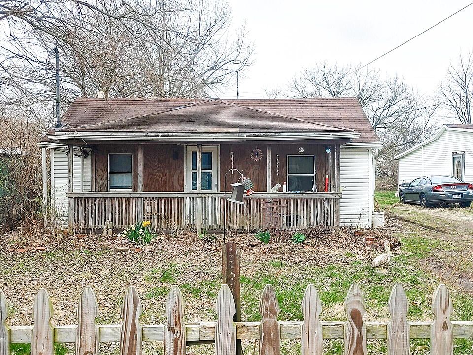 1st image of 471 Emerson Ave