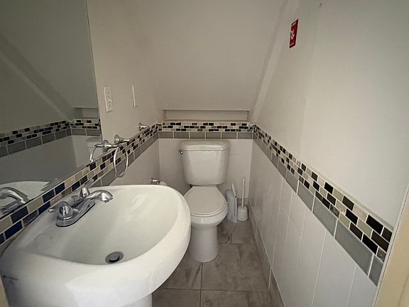 3rd image of 406 Halladay St #1